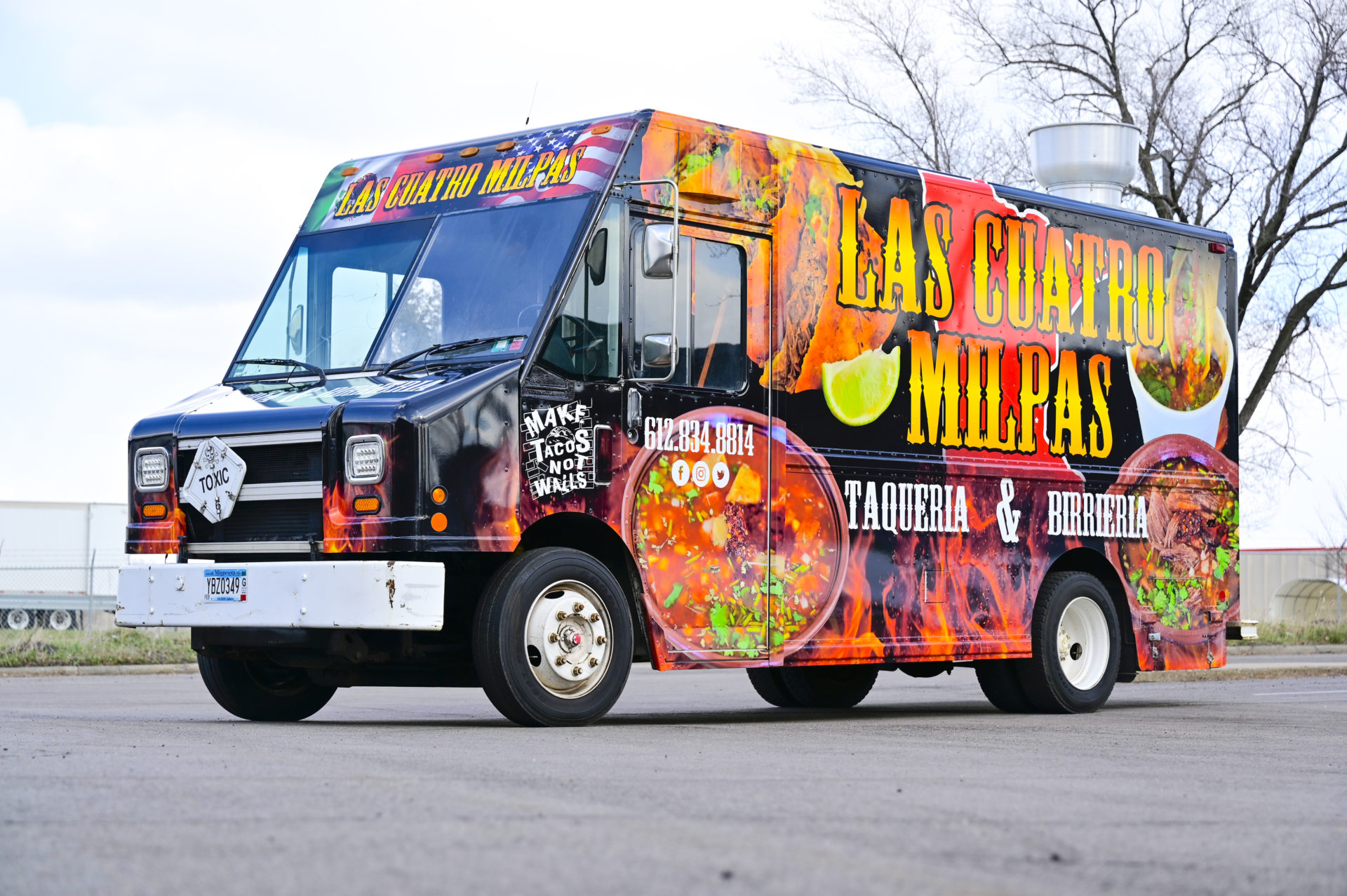 Gourmet food truck scene